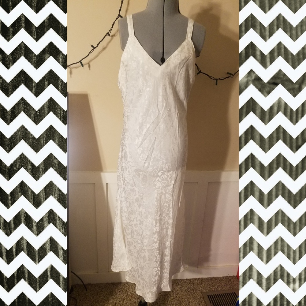 Vintage Tesoro Floral Silky Slip/Nightgown